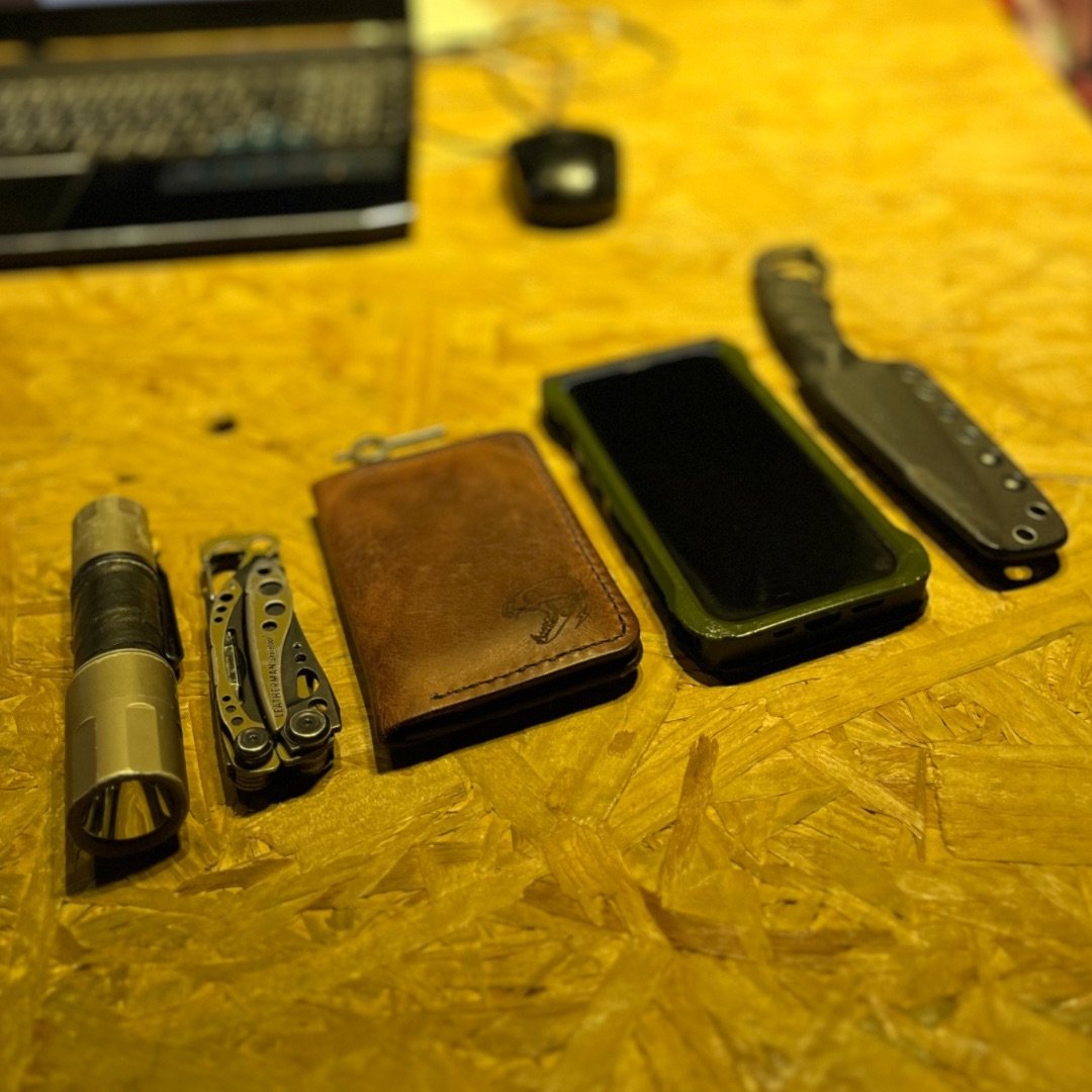 Equipamentos Táticos Invisíveis: O Que Você Carrega Sem Notar